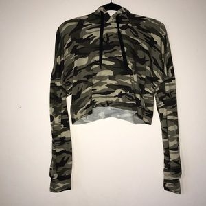 long sleeve camo cropped hoodie